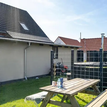 Det Gamle Forsamlinghus * Струер