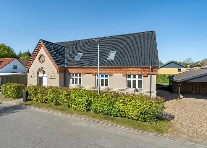 Det Gamle Forsamlinghus * 斯楚厄